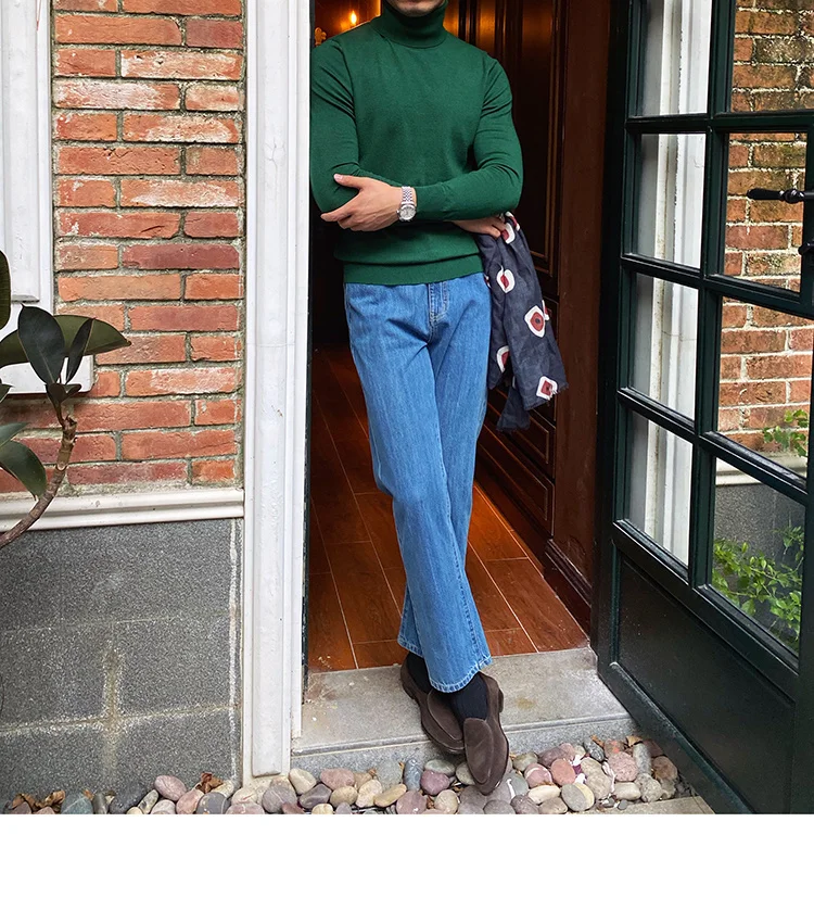 Burgundy wool turtleneck sweater for winter - Image 5